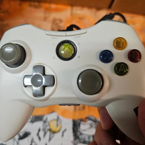 Xbox 360 Mad Catz GameStop Controller Wired w/ Breakway USB White Gray - Picture 3 of 10